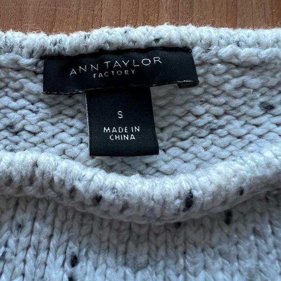 Ann Taylor Factory Speckled Knit Sweater Size S Neutral Pullover - Picture 9 of 13